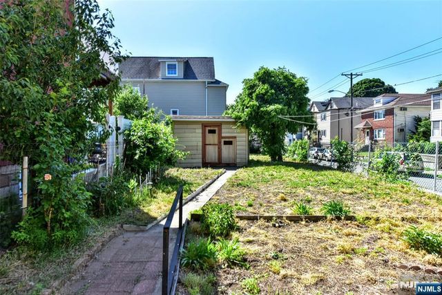 70 Main Avenue, Wallington, NJ 07057
