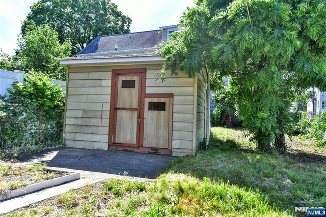 70 Main Avenue, Wallington, NJ 07057