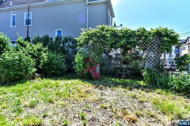 70 Main Avenue, Wallington, NJ 07057
