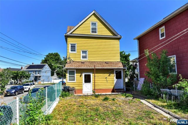70 Main Avenue, Wallington, NJ 07057