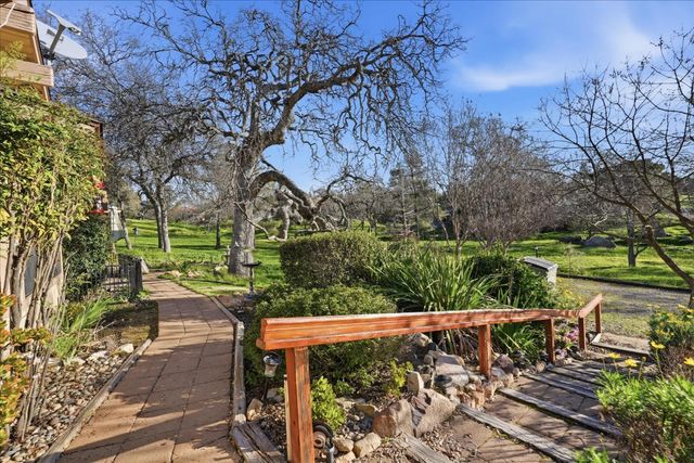 41900 Wild Horse Court, Coarsegold, CA 93614