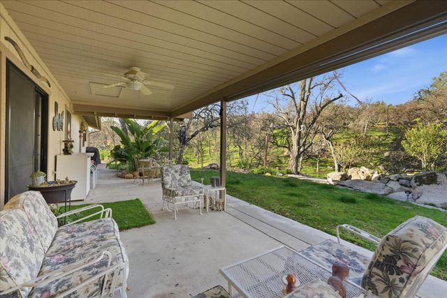 41900 Wild Horse Court, Coarsegold, CA 93614