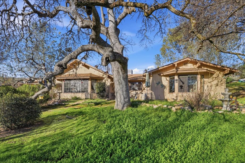 41900 Wild Horse Court, Coarsegold, CA 93614