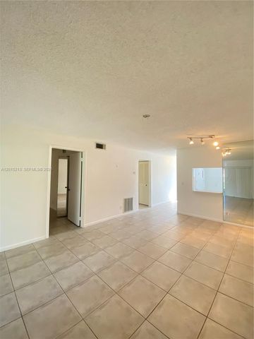 432 Bennington Lane 432, Lake Worth, FL 33467