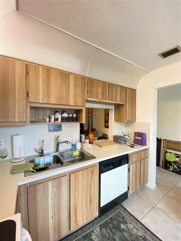 432 Bennington Lane 432, Lake Worth, FL 33467