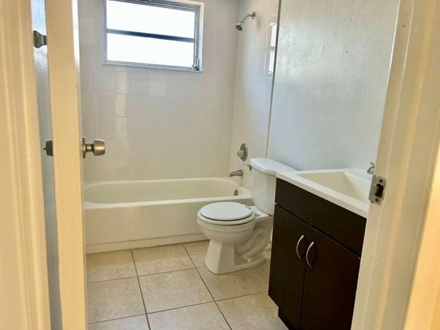 2505 NW 105th Lane, Sunrise, FL 33322