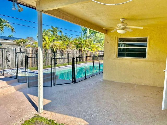 2505 NW 105th Lane, Sunrise, FL 33322