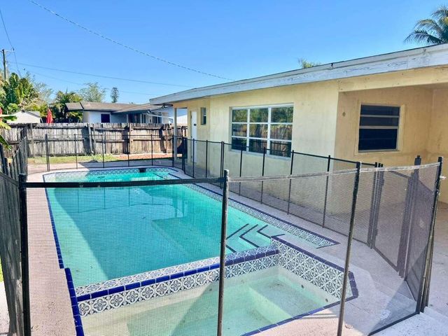 2505 NW 105th Lane, Sunrise, FL 33322