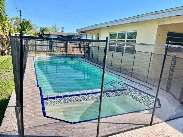 2505 NW 105th Lane, Sunrise, FL 33322