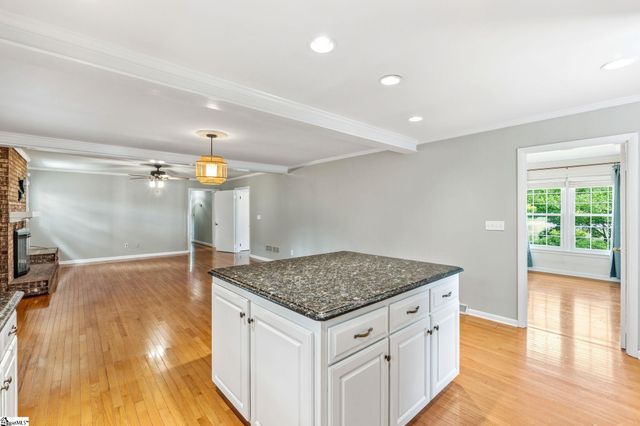17 Randy Drive, Taylors, SC 29687