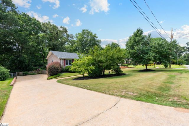 17 Randy Drive, Taylors, SC 29687