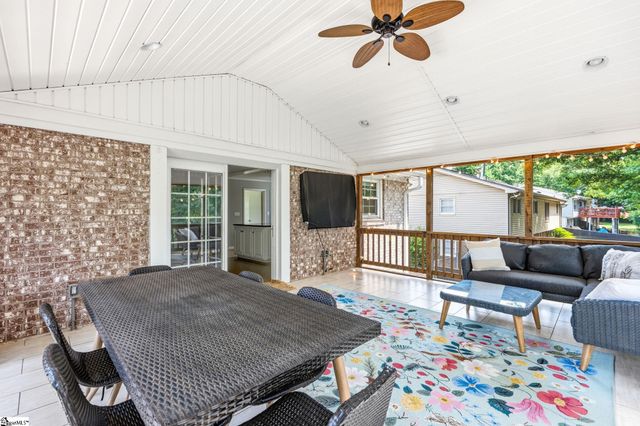 17 Randy Drive, Taylors, SC 29687