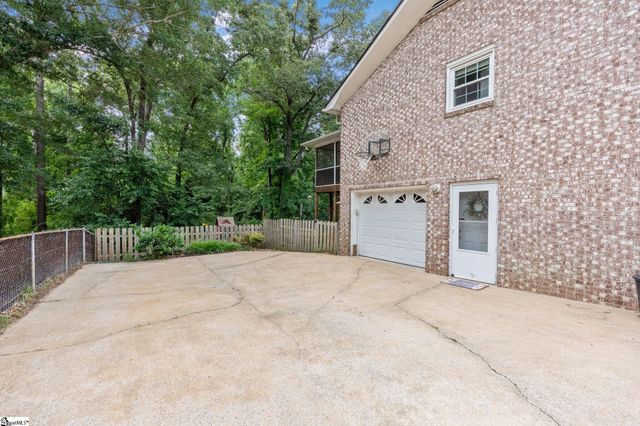 17 Randy Drive, Taylors, SC 29687