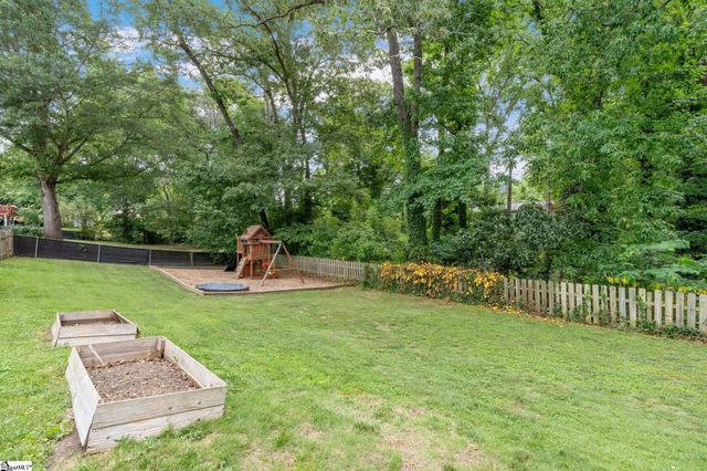 17 Randy Drive, Taylors, SC 29687