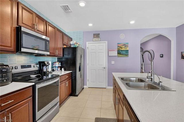 1829 NW 15th ST, Cape Coral, FL 33993