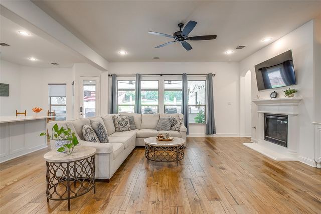 1030 Crown Valley Drive, Weatherford, TX 76087