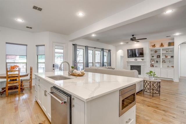 1030 Crown Valley Drive, Weatherford, TX 76087