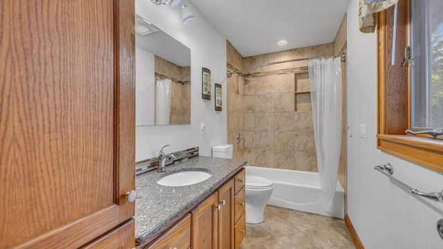 332 River Oaks DRIVE, Sheboygan Falls, WI 53085