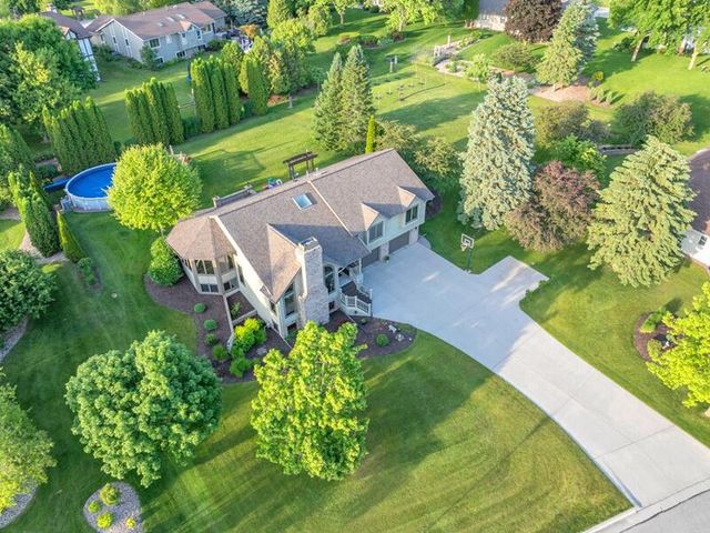 332 River Oaks DRIVE, Sheboygan Falls, WI 53085