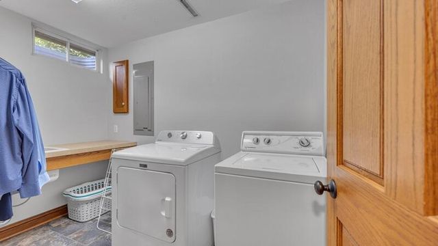 332 River Oaks DRIVE, Sheboygan Falls, WI 53085