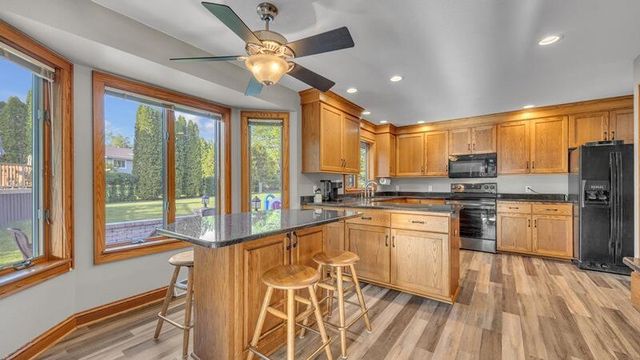 332 River Oaks DRIVE, Sheboygan Falls, WI 53085