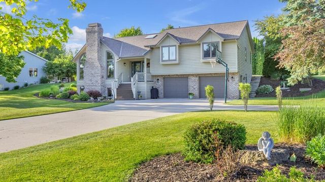 332 River Oaks DRIVE, Sheboygan Falls, WI 53085