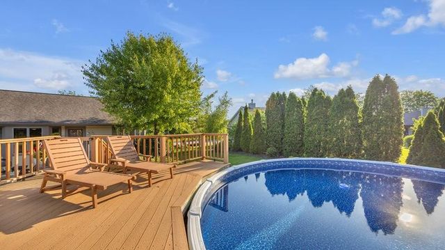 332 River Oaks DRIVE, Sheboygan Falls, WI 53085