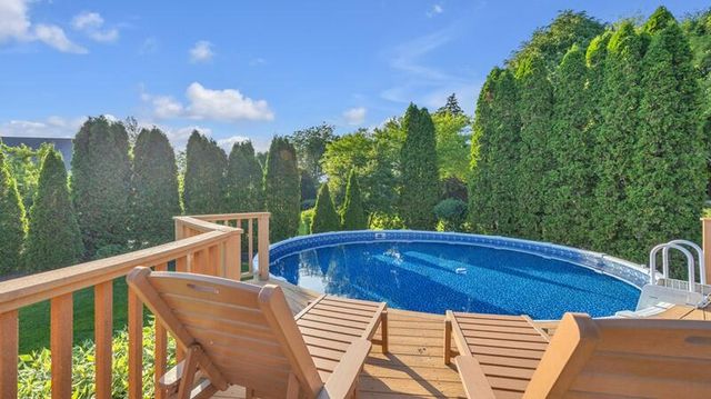 332 River Oaks DRIVE, Sheboygan Falls, WI 53085