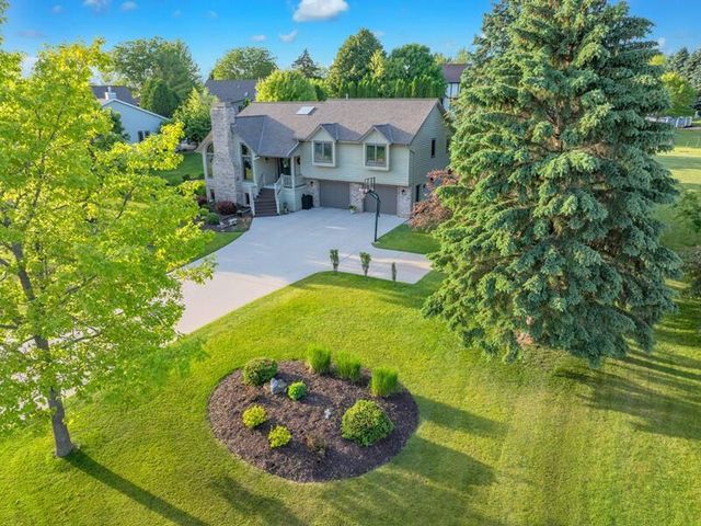 332 River Oaks DRIVE, Sheboygan Falls, WI 53085