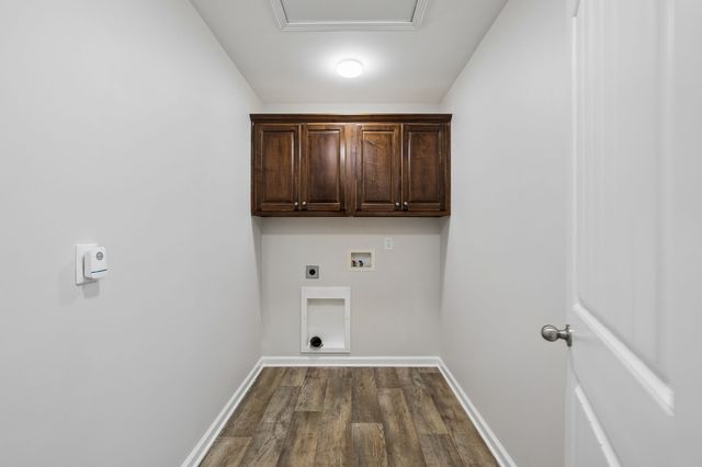 525 Bob Perry Rd, Bethpage, TN 37022