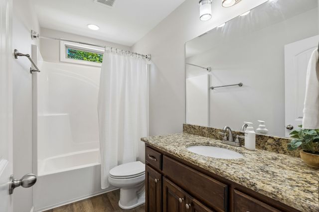 525 Bob Perry Rd, Bethpage, TN 37022