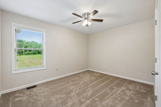 525 Bob Perry Rd, Bethpage, TN 37022