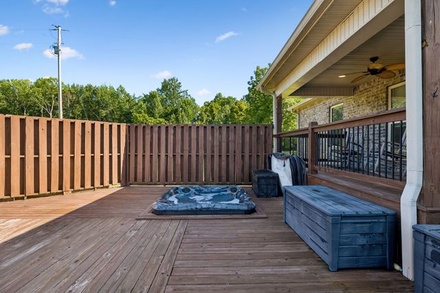 525 Bob Perry Rd, Bethpage, TN 37022