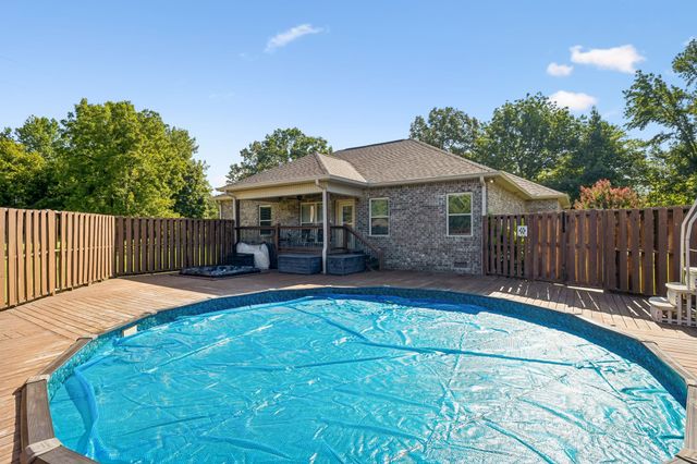 525 Bob Perry Rd, Bethpage, TN 37022