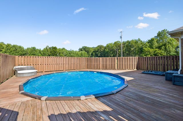 525 Bob Perry Rd, Bethpage, TN 37022