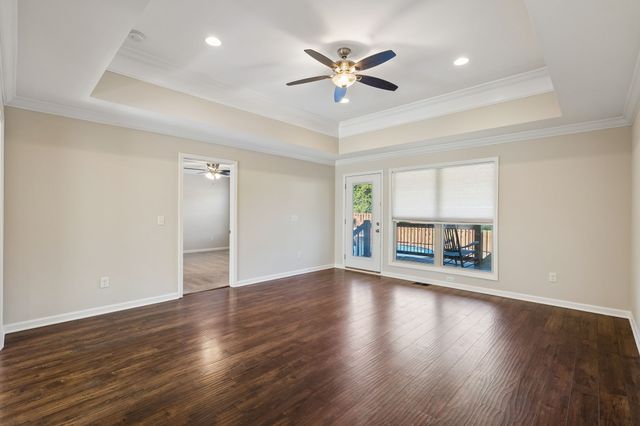 525 Bob Perry Rd, Bethpage, TN 37022