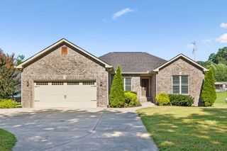 525 Bob Perry Rd, Bethpage, TN 37022