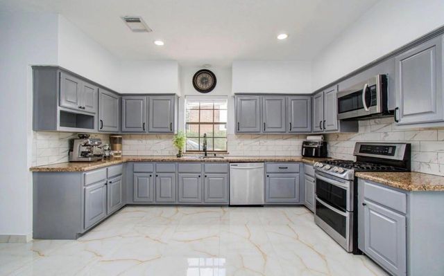 7826 Granite Ridge Lane, Houston, TX 77095