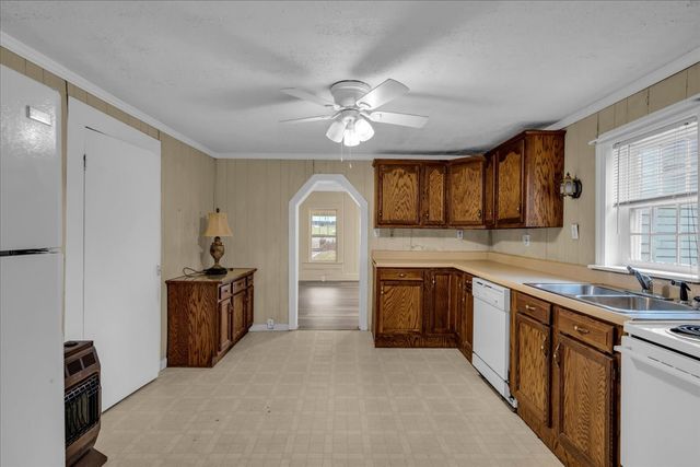 212 Saint Clair St, Tracy City, TN 37387