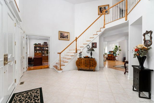 2 Spring Hill Road, Saint James, NY 11780