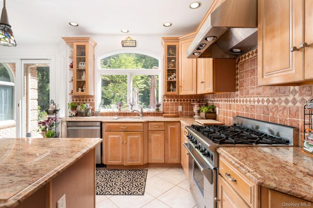 2 Spring Hill Road, Saint James, NY 11780