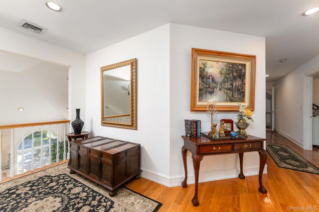 2 Spring Hill Road, Saint James, NY 11780