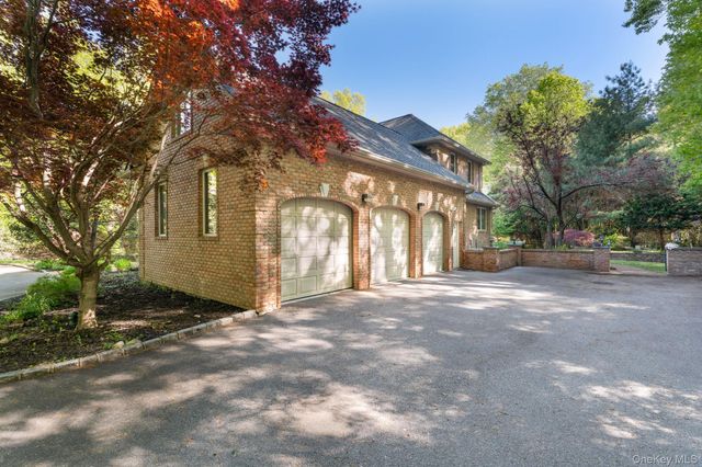 2 Spring Hill Road, Saint James, NY 11780