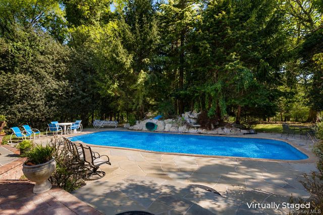 2 Spring Hill Road, Saint James, NY 11780