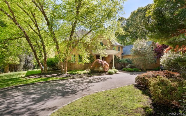 2 Spring Hill Road, Saint James, NY 11780