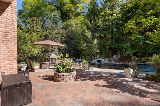 2 Spring Hill Road, Saint James, NY 11780