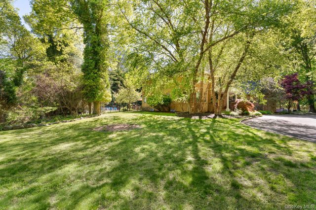 2 Spring Hill Road, Saint James, NY 11780