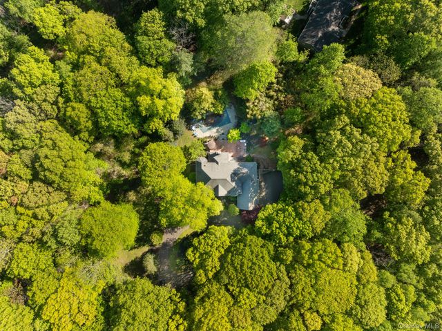 2 Spring Hill Road, Saint James, NY 11780