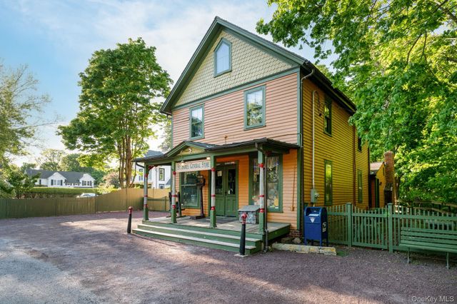 2 Spring Hill Road, Saint James, NY 11780
