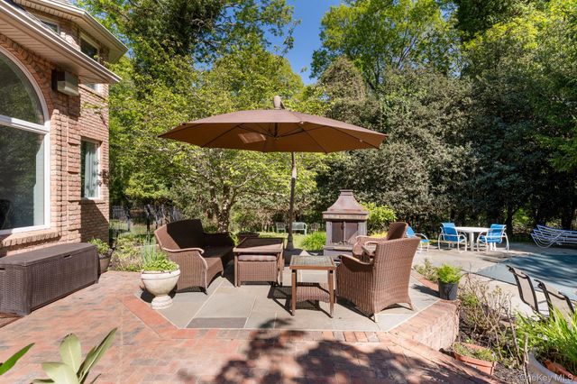 2 Spring Hill Road, Saint James, NY 11780